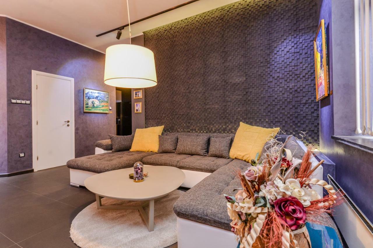 Champs-Elysees Sofia 2-Bdr, 2-Bthr Tsar Simeon Suite By Flat Mаnager エクステリア 写真